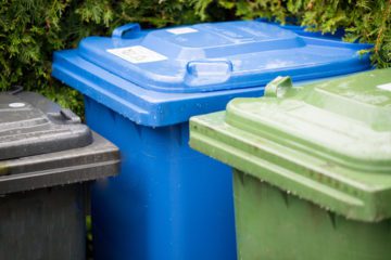 Umlagefähigkeit von Kosten für “Mülltonnenservice” und Hof- und Zugangsreinigung
